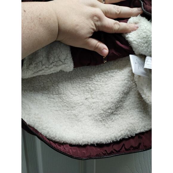 Cavalini Women's Size Medium Vest Wine Red Zip-Up Pockets Fleece Lined Outerwear - Picture 3 of 5